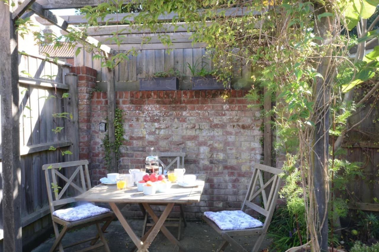 Pebble Beach Cottage, Aldeburgh Exterior foto