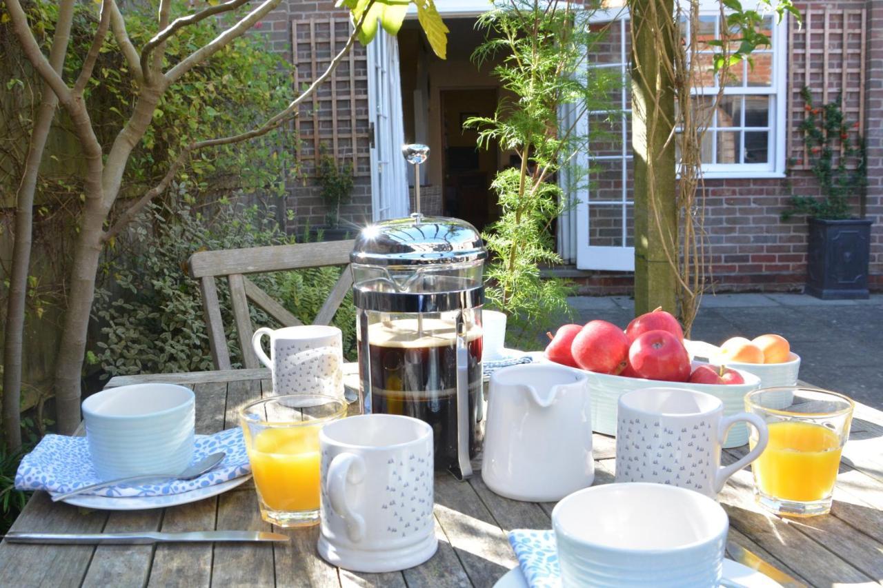 Pebble Beach Cottage, Aldeburgh Exterior foto